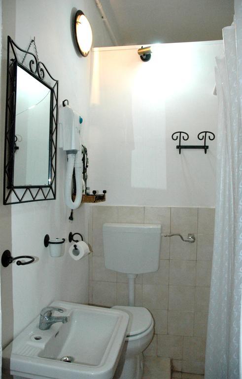 Central Station Low Cost Рим Номер фото
